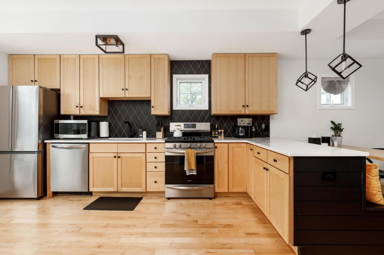 Midtown Modern - Urban Condo Walkable To Bars And Beach Traverse Stadt Exterior foto