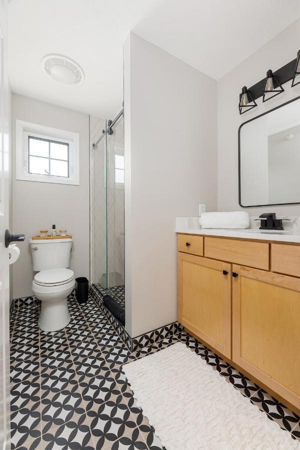 Midtown Modern - Urban Condo Walkable To Bars And Beach Traverse Stadt Exterior foto