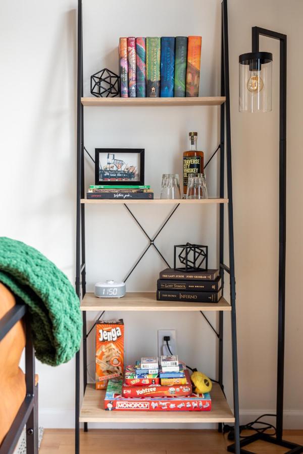 Midtown Modern - Urban Condo Walkable To Bars And Beach Traverse Stadt Exterior foto