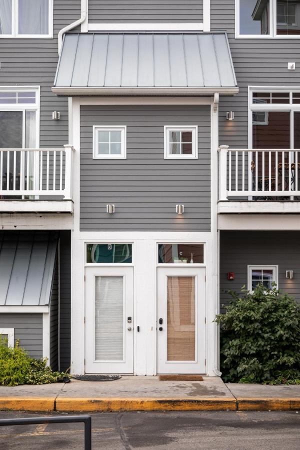Midtown Modern - Urban Condo Walkable To Bars And Beach Traverse Stadt Exterior foto